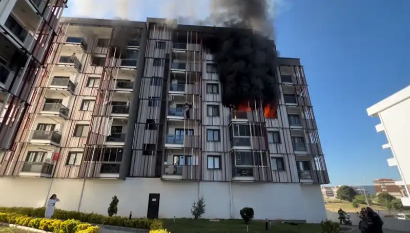 Çanakkale’de Korkunç Yangın: Vatandaşların Gözleri Önünde Alevler Yükseldi