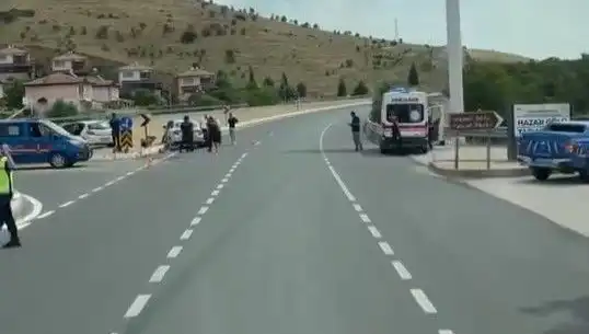 Elazığ'da Otomobil Çarpışması: Kaza Neden Oldu? Yaralıların Durumu Merak Ediliyor