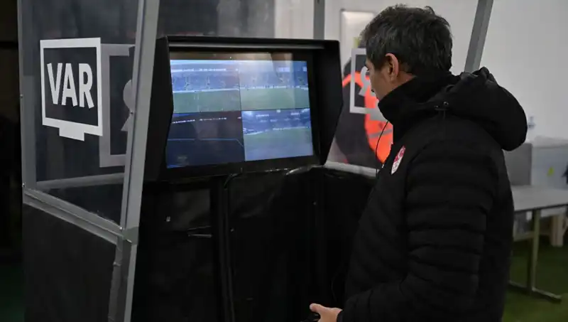 Beşiktaş, Gaziantep FK Maçında Alman VAR Hakemi ile Tarihi Bir Karşılaşma Yaşayacak