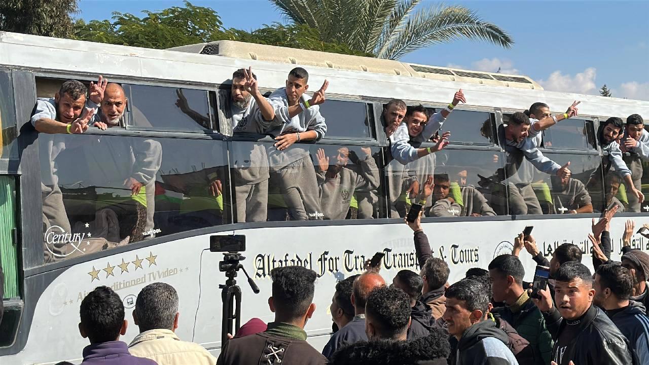 İsrail ile Hamas arasında rehine takası: 183 Filistinli özgürlüğüne kavuştu