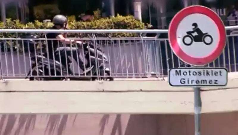 Üst Geçitler Motokuryelerin Elinde: Trafik Kazaları Tehlikesi Büyüyor