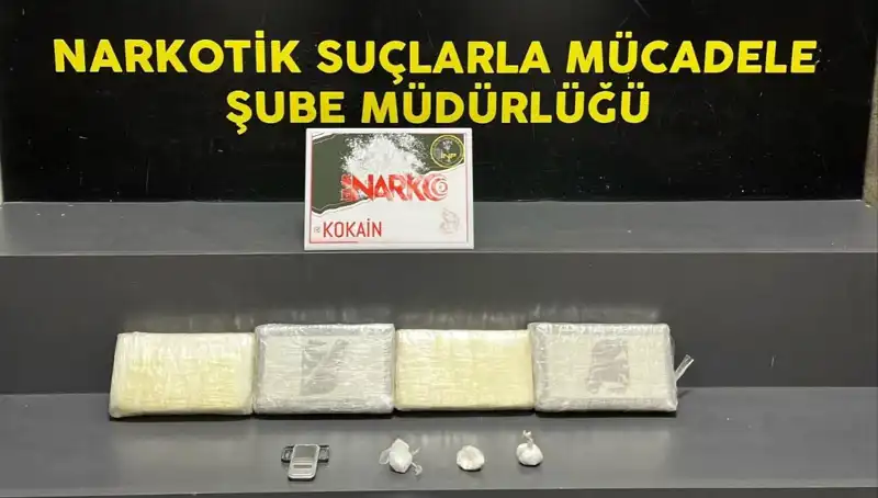 İzmir'de Büyük Uyuşturucu Operasyonu: Neler Yaşandı?