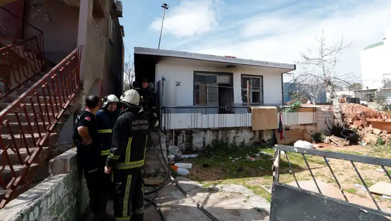 Antalya'da Gecekondu Yangını: Facianın Eşiğindeki Nefes Kesici Olay