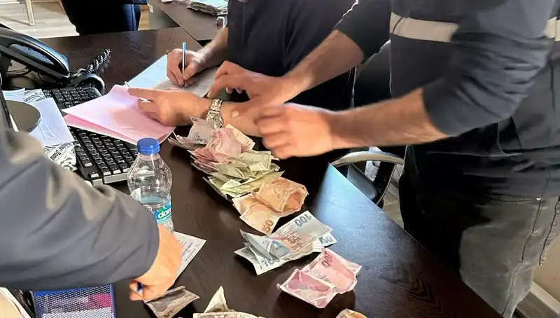 Antalya’da Dilenci Operasyonunda Şaşırtan Rakam: 19 Bin Lira Ele Geçirildi