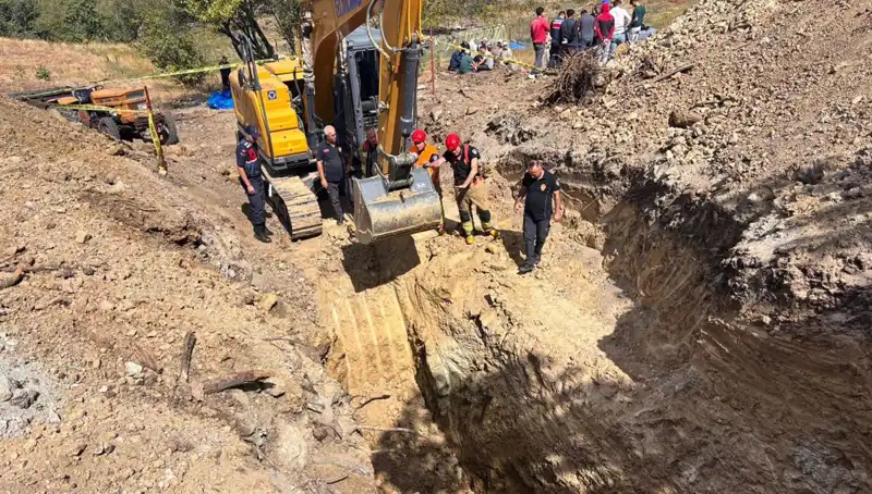Manisa'da Havuz Kazısında Beklenmedik Toprak Kayması: İki Can Gitti