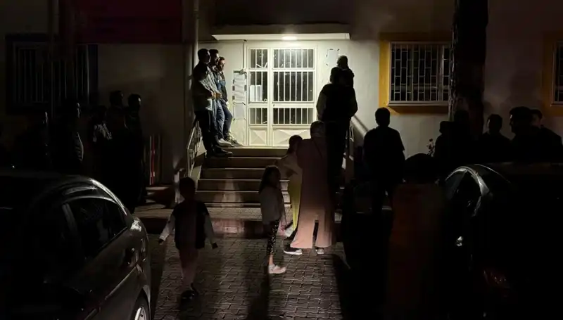 Anaokulu Kaydı İçin Gece Kuyruğuna Giren Veliler, Neden Bu Kadar Heyecanlı?
