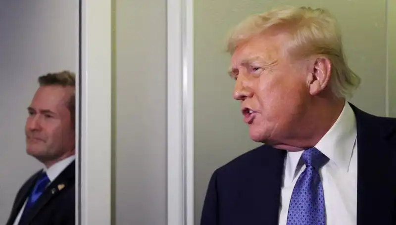 Trump’ın Sırrı Ortaya Çıktı: Mike Waltz Görevden Neden Alındı?