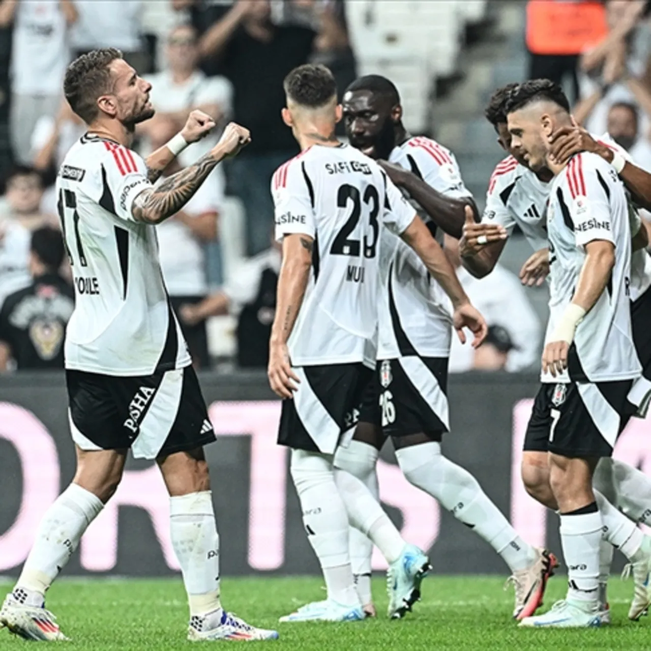 Beşiktaş, UEFA Avrupa Ligi'nde Frankfurt'u Ağırlıyor