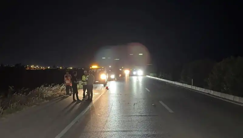 Adana'da Korkutan Zincirleme Trafik Kazası: Üç Araç Karıştı