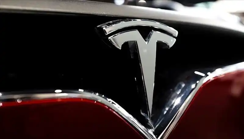 Tesla'nın Ucuz Model Tartışmaları: FSD Beklentileri ve HW3 Sahiplerinin Sorunları