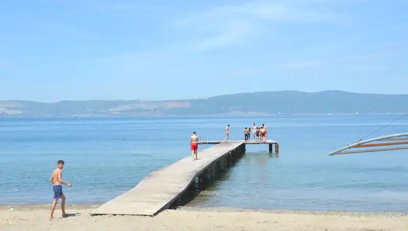 Sıcak Havanın Tadını Çıkaranlar: Plajlar Dolup Taşıyor