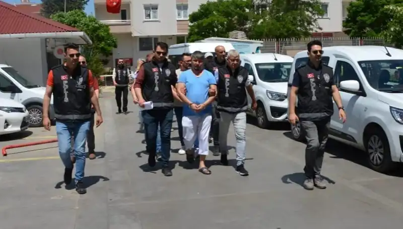 Lüleburgaz'da Fuhuş Operasyonunda 15 Kadın Kurtarıldı, 9 Gözaltı!
