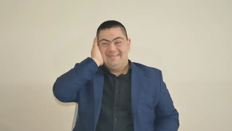 Down Sendromlu Erdinç'in Hayali: Dinleyenleri Mest Eden Hikayesi