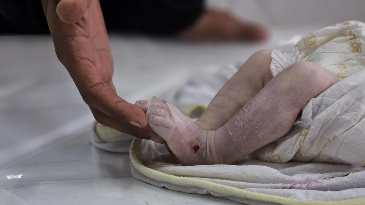 Gazze'de Çadırlarda Kışı Korumak İçin Nöbet!