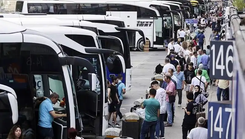 İstanbul'u Terk Edenlerin Sayısı Bir Yıl İçinde 369 Bin'i Geçti!