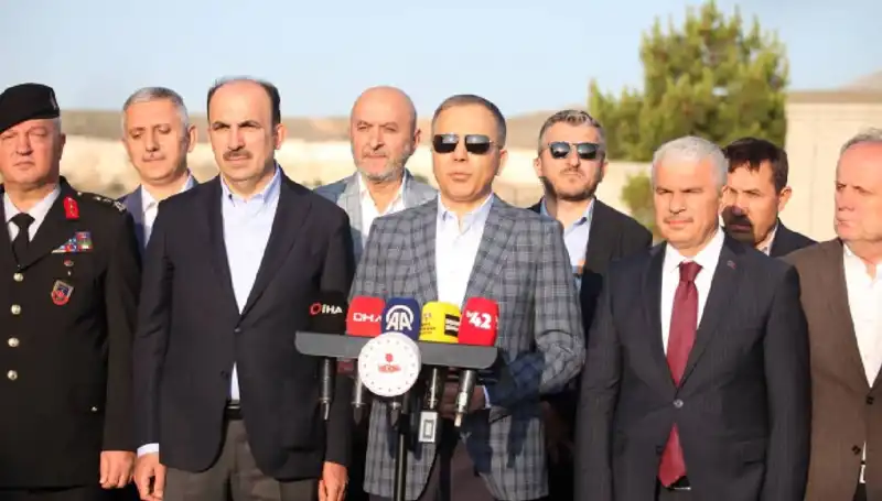 Bayram Sabahı Trafik Uyarısı: Bakan Yerlikaya'dan Yolculuk Nedenleri