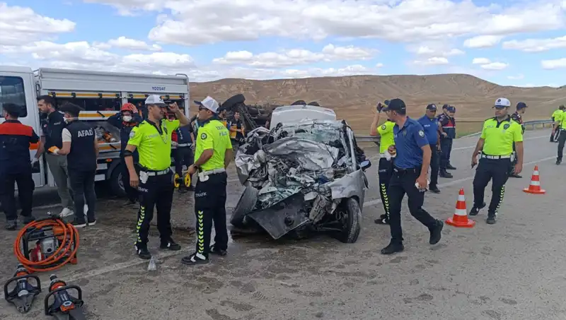 Yozgat'ta Korkunç Trafik Kazası: 3 Kişi Hayatını Kaybetti, 2 Kişi Yaralı