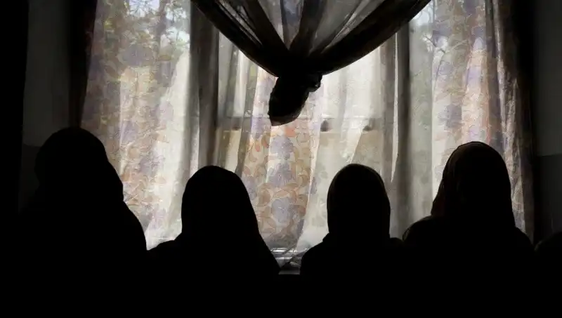 Taliban, Kadın Yazarların Eserlerine Savaş Açtı: Kitap Yasakları Geliyor