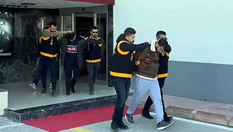 İki Şüpheli, Silah Zoruyla 2 Milyon Lira İstemişti: Detaylar Ortaya Çıktı!