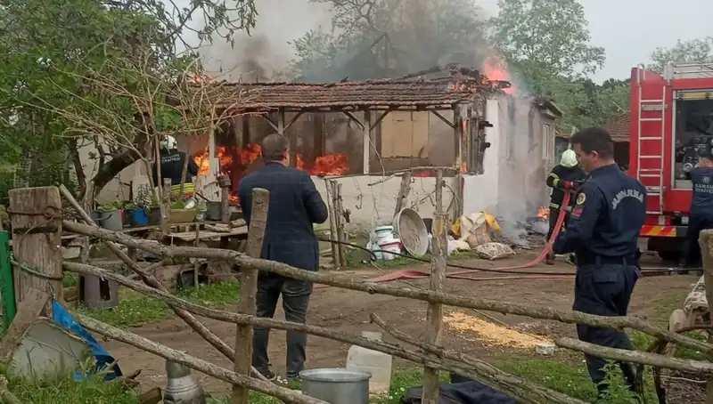 Elektrik Kontağından Çıkan Yangın, Bir Evde Korku Dolu Anlar Yaşattı