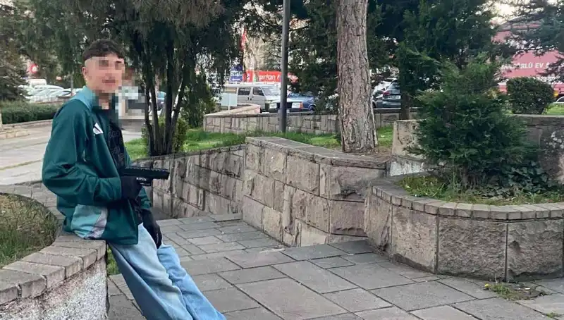 Yol Verme Kavgası: Üç Kardeş ve Babaları Korkunç Bir Cinayetle Tutuklandı