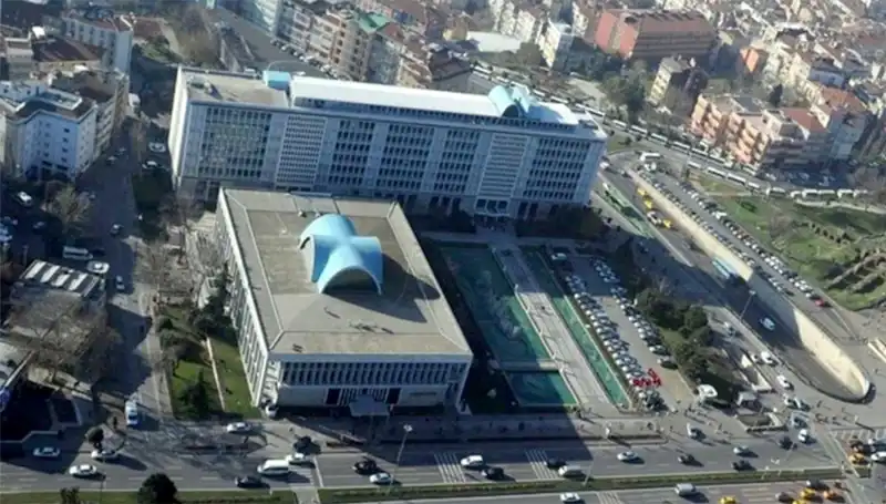 İBB Soruşturmasında Enderun WhatsApp Grubunun Mesajları Gündeme Geldi