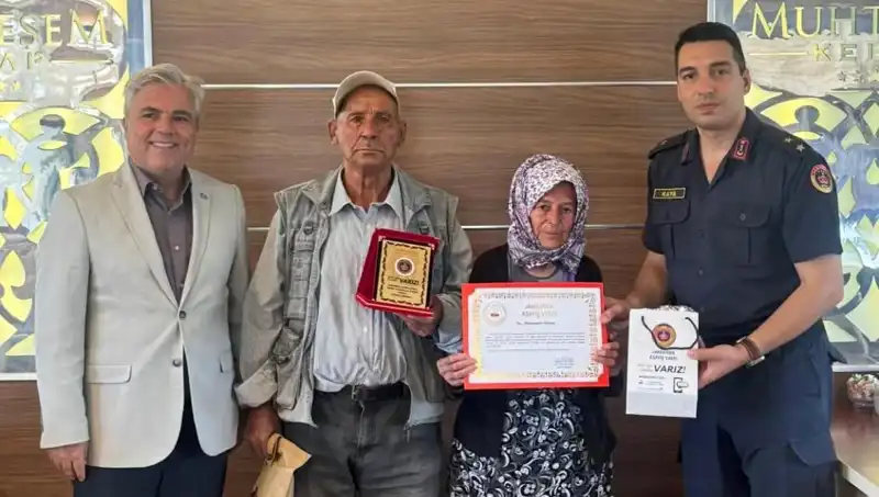 Duygulandıran Bağış: Jandarmaya Tek Varlıklarını Bıraktılar