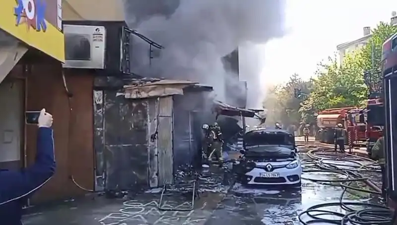 Ümraniye'de Hediyelik Eşya Dükkanında Korkutan Yangın: Olayın Ayrıntıları