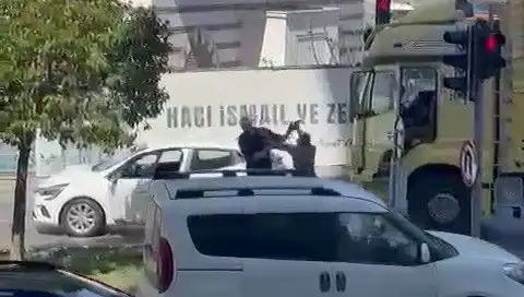 İstanbul Trafiğinde Çekiçli Dehşet! Olayın Perde Arkası Ne?