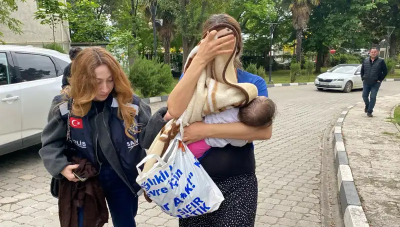 Evlerden Hırsızlık Yapan Kadın, Güvenlik Kameralarına Takıldı