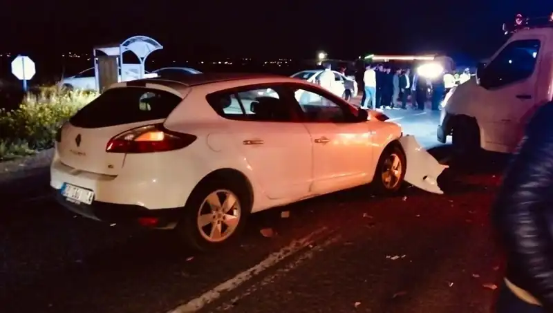 Kafa Kafaya Çarpışma: Korkunç Kaza Sonucu Bir Ölü, Yedi Yaralı