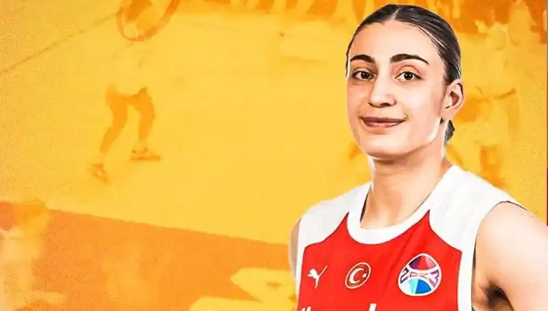Galatasaray, 3 Yıldız Futbolcusuyla Sözleşme Uzattı: Yeni Dönem Başlıyor!
