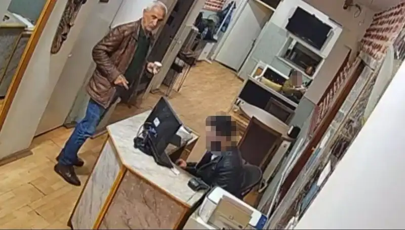 Özgür Özel’e Saldıran Selçuk Tengioğlu’nun Şok Edici Görüntüleri Ortaya Çıktı!