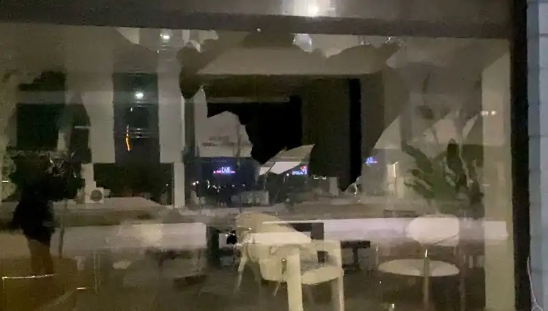 Mobilya Mağazasına Yönelik Taşlı Saldırı: Olayın Ayrıntıları Ortaya Çıktı