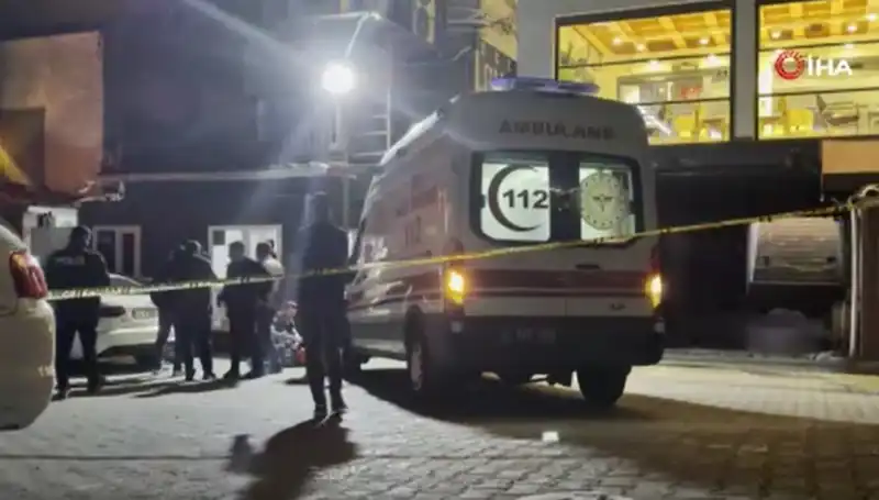 Gece Kulübü Önünde Sıcak Saatler: Alacak Verecek Cinayeti Şok Etti!