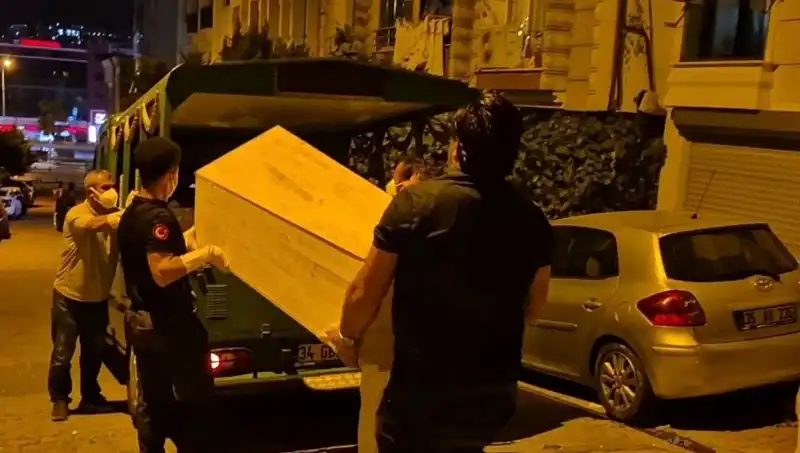 Esenyurt’ta Kadın Cinayetinin Gizemi: Olayın Perde Arkası Neleri Ortaya Çıkarıyor?