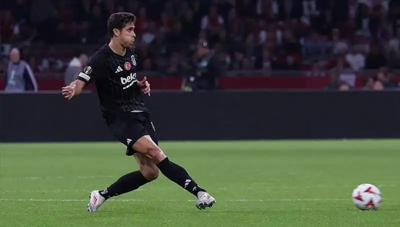 Beşiktaş'ın Derbi Öncesi Stoper Hattında Can Sıkan Gelişmeler