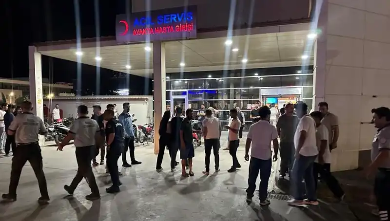 Acil Servis Önünde Tekme Tokat Kavga: Çığır Açan Olayın Ayrıntıları!