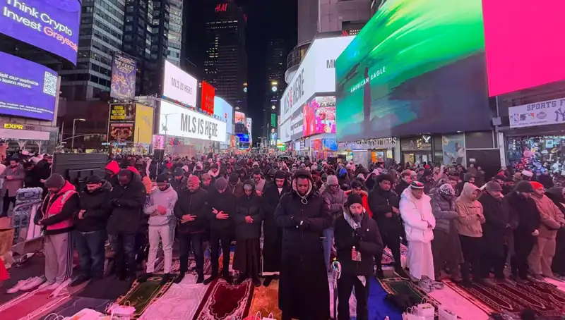 New York Times Meydanı'nda İlginç Bir Teravih Namazı Deneyimi