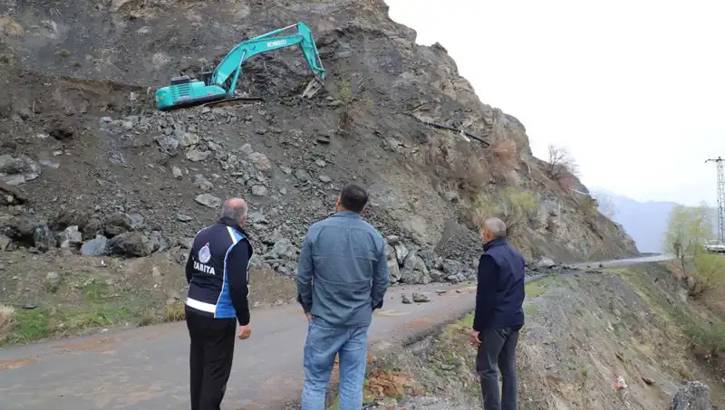 Hakkari'de Kaya Düşmelerine Karşı Alınan Önlemler Göz Kamaştırıyor!