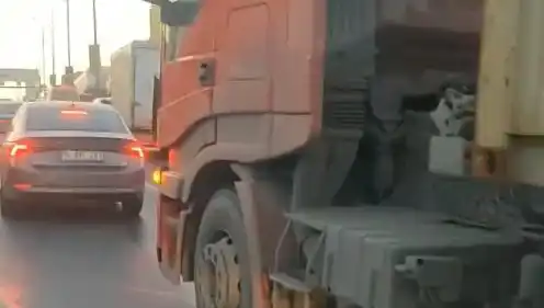 D-100 Karayolu'nda Yol Verme Kavgası: TIR Hayatları Tehdit Etti!