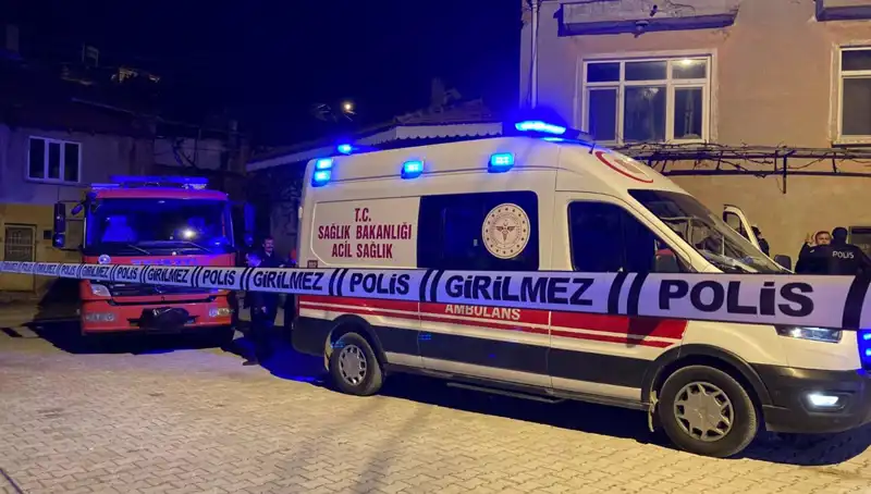 Yaşlı Adamın Evinin İçinde Yanmış Halde Bulunması Gizemini Koruyor