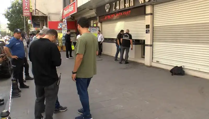 Güpegündüz Cadde Ortasında Kuyumcu Soyma Girişimi: Neyin Peşindeydiler?