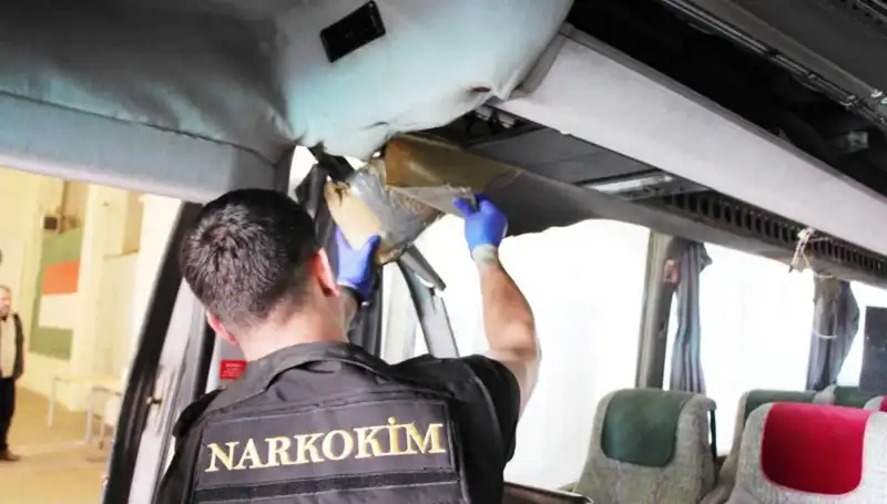 Sınır Geçişinde Yakalanan Uyuşturucu: 77 Kilo Pastörize Edilmiş Tehlike