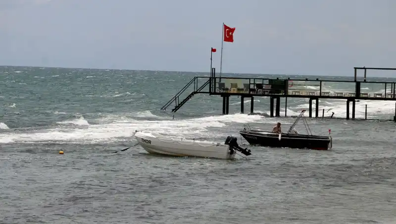 Poyraz Etkisi ile Yaz Sıcaklığında Şok Gelişme: Denize Girmek Yasaklandı