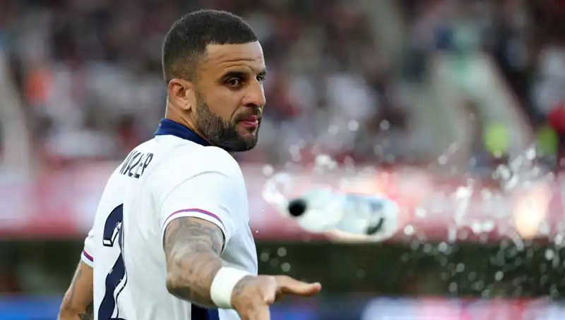 Fenerbahçe'nin Transfer Gündeminde Büyük Şok: Walker'a Opsiyon Kullanılmadı!