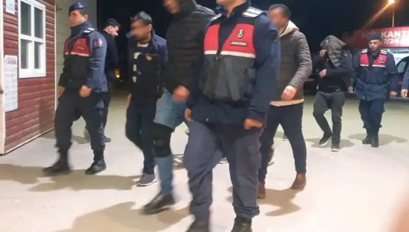 Bağ Evinde Yapılan Uyuşturucu Partisine Baskın: Şok Edici Görüntüler Ortaya Çıktı