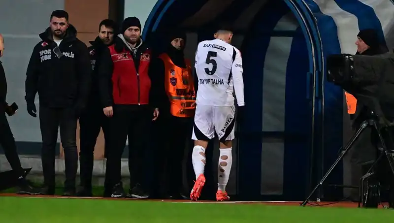 Tayyip Talha, Beşiktaş Taraftarından Özür Diledi: İki Maçta Kırmızı Kart Şoku