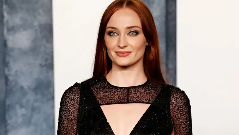 Sophie Turner'a Yönelik Eleştiri: Game of Thrones Yıldızı Tepkisini Gösterdi