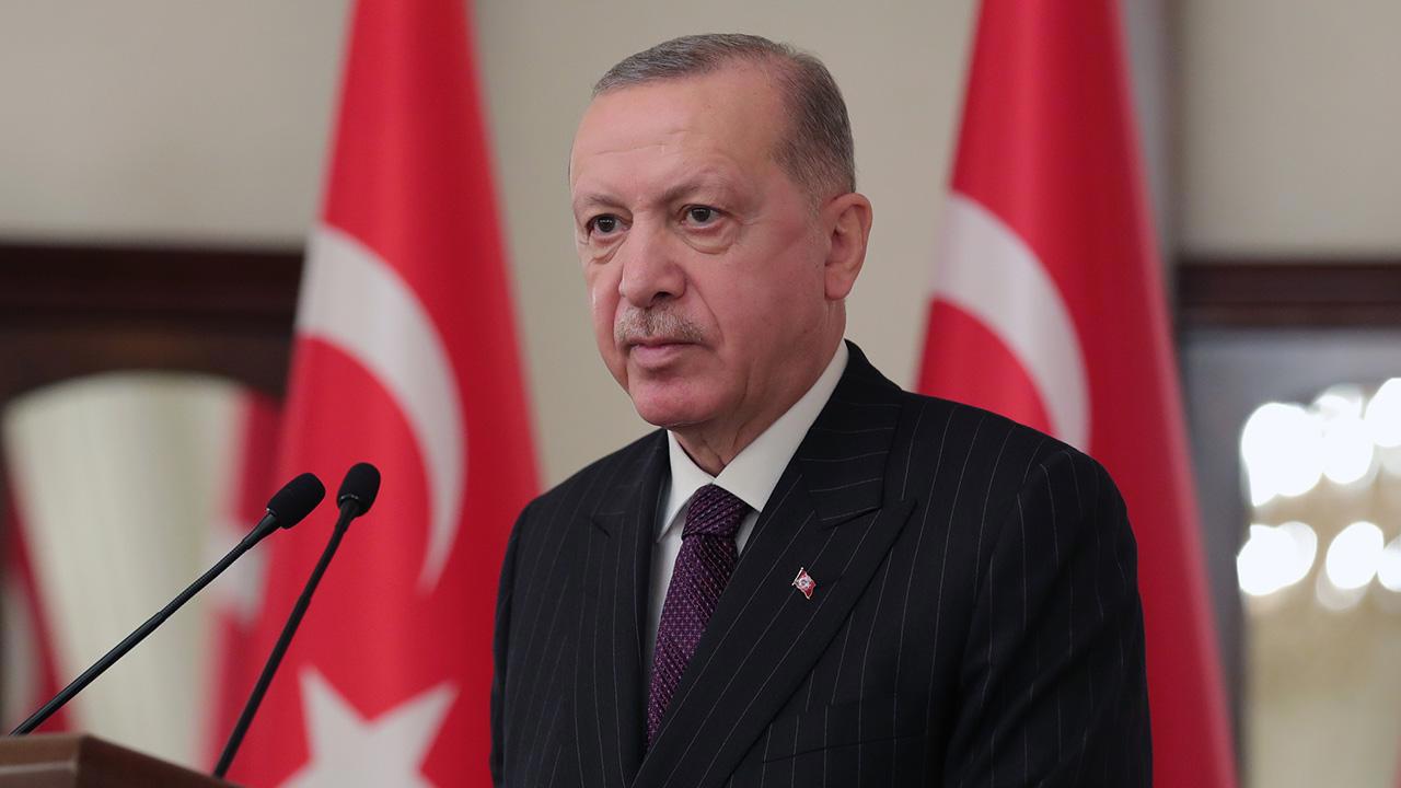 Cumhurbaşkanı Erdoğan Yangın Mağdurlarını Ziyaret Etti